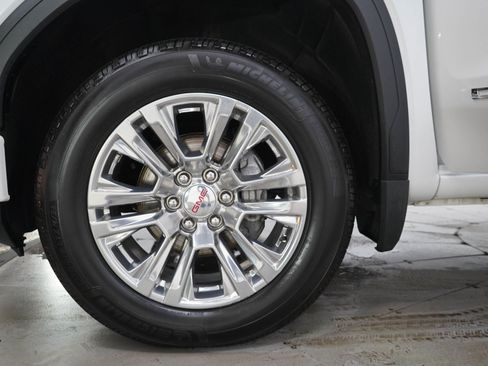 Used 2023 GMC Sierra 1500 Denali w/ Technology Package AWD/4WD image 32
