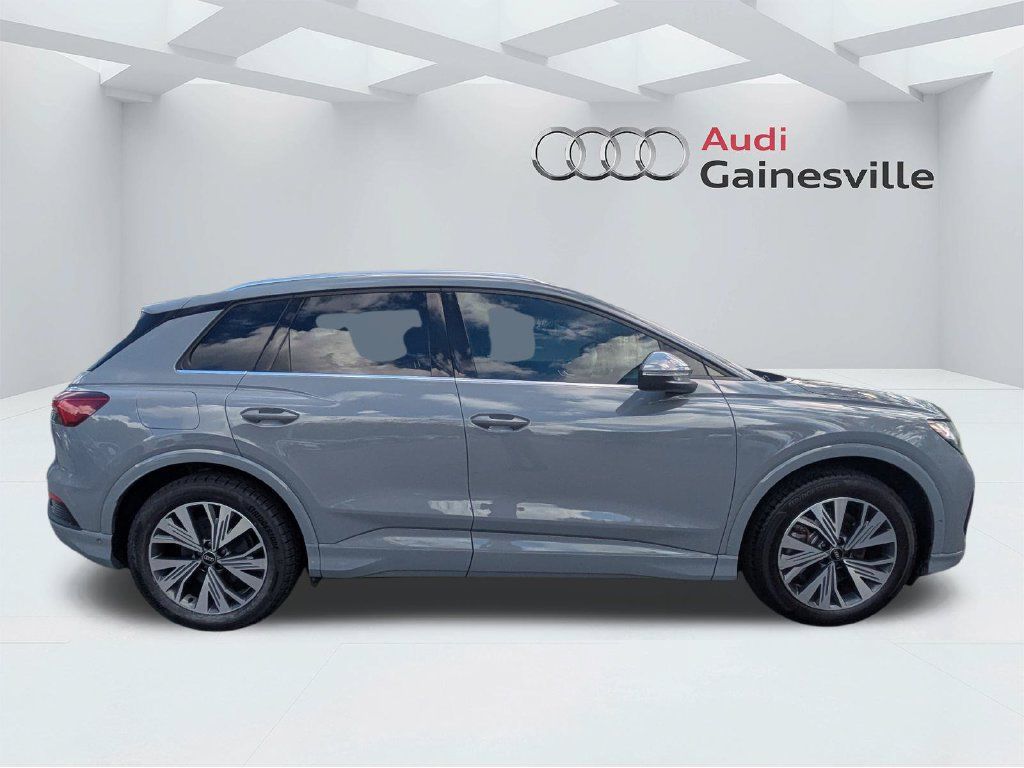 Used 2023 Audi Q4 e-tron Premium Plus w/ Premium Plus RWD image 2