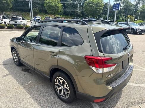 Used 2023 Subaru Forester Premium AWD/4WD image 4