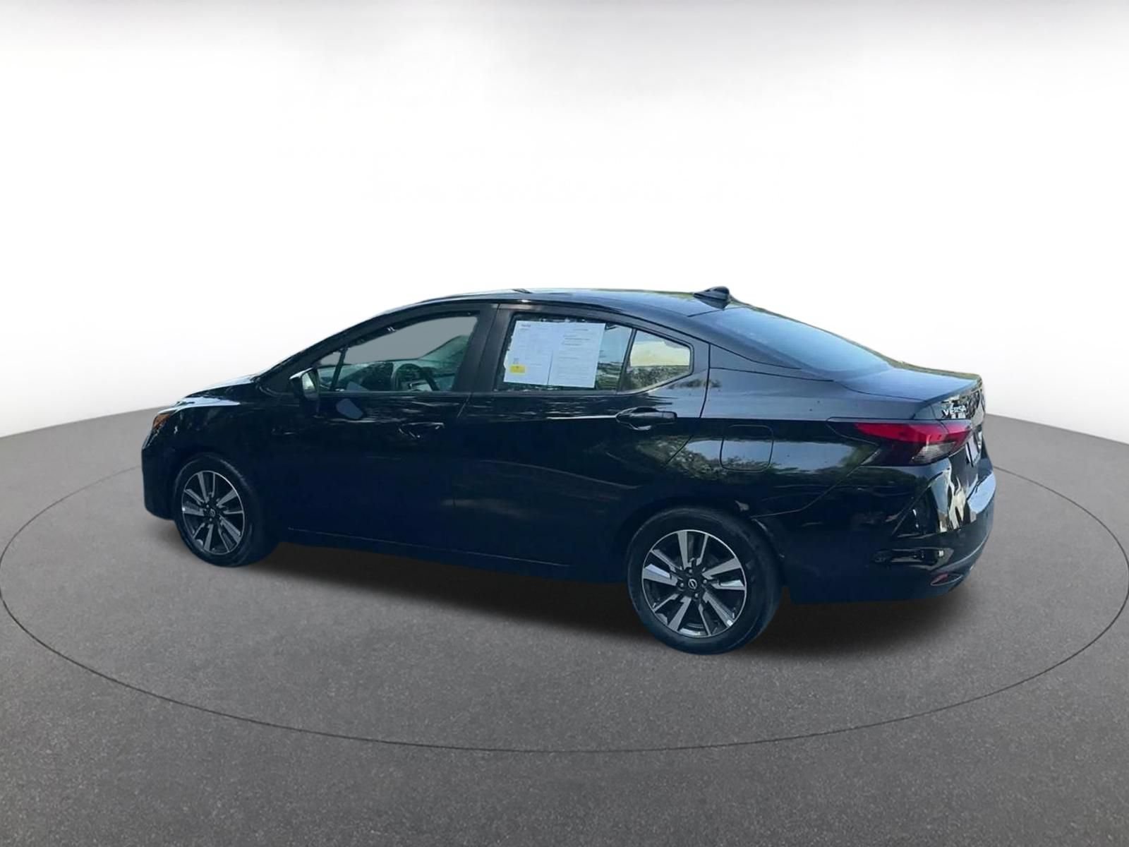 Used 2025 Nissan Versa SV FWD image 9