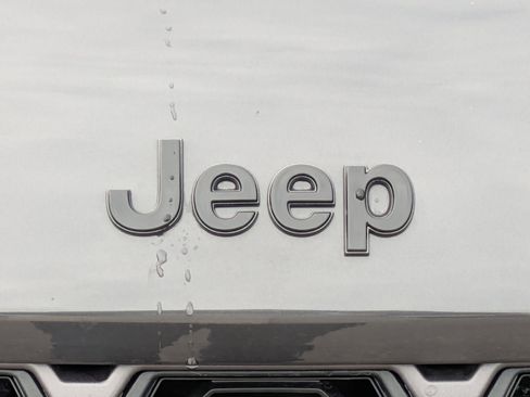 New 2026 Jeep Grand Cherokee Altitude AWD/4WD image 30