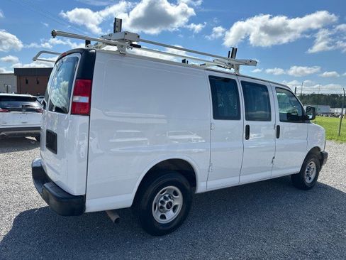Used 2023 GMC Savana 2500 w/ Driver Convenience Package RWD image 7