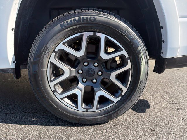 Used 2025 RAM 1500 Laramie w/ Sport Appearance Package AWD/4WD image 10