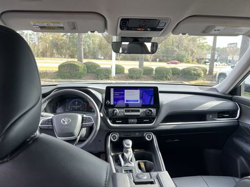 Used 2025 Toyota Grand Highlander FWD image 31