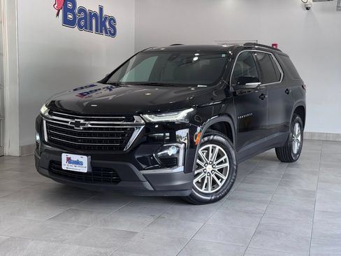 Certified 2023 Chevrolet Traverse LT w/ Rear Camera Mirror Package AWD/4WD image 2