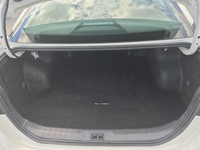 Used 2025 Nissan Altima 2.5 SV FWD image 25