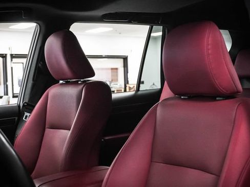 Certified 2023 Lexus GX 460 Premium w/ Premium Package AWD/4WD image 9