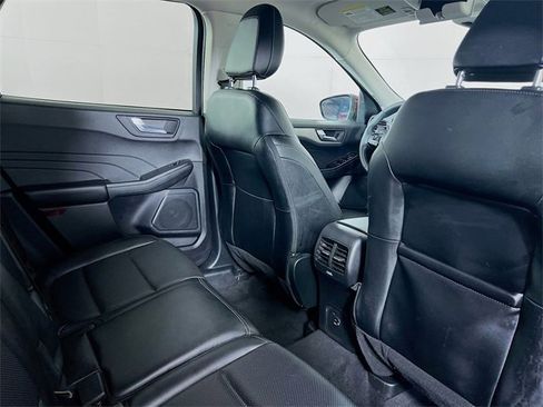 Used 2022 Ford Escape SEL image 9