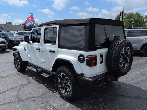 Used 2024 Jeep Wrangler Unlimited Sahara w/ Technology Group AWD/4WD image 5