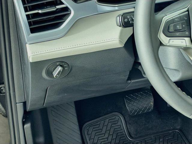 New 2026 Volkswagen Taos SE AWD/4WD image 10