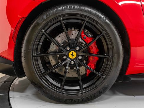 Used 2019 Ferrari 812 Superfast Base image 16