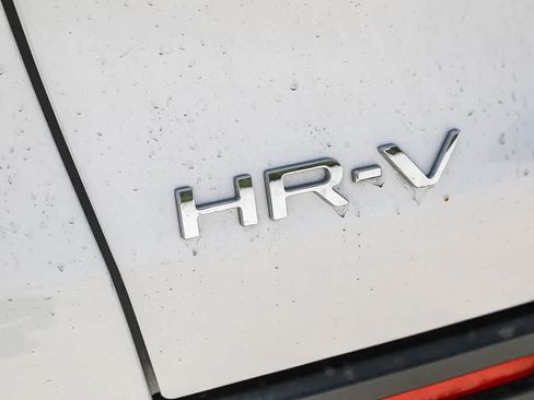 Used 2025 Honda HR-V Sport image 11