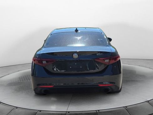 Used 2019 Alfa Romeo Giulia RWD image 4