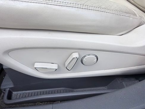 Used 2016 Lincoln MKX Select w/ Select Plus Package FWD image 16
