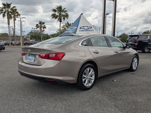 Used 2025 Chevrolet Malibu LT FWD image 3
