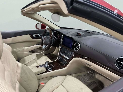 Used 2018 Mercedes-Benz SL 550 image 64