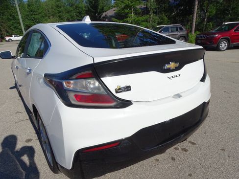 Used 2017 Chevrolet Volt LT Hatchback 4D FWD image 6