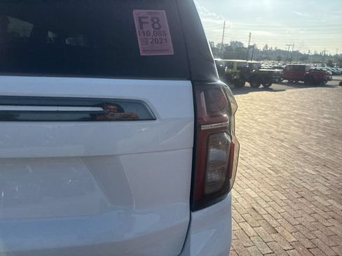 Used 2021 Chevrolet Tahoe Z71 w/ Luxury Package AWD/4WD image 11