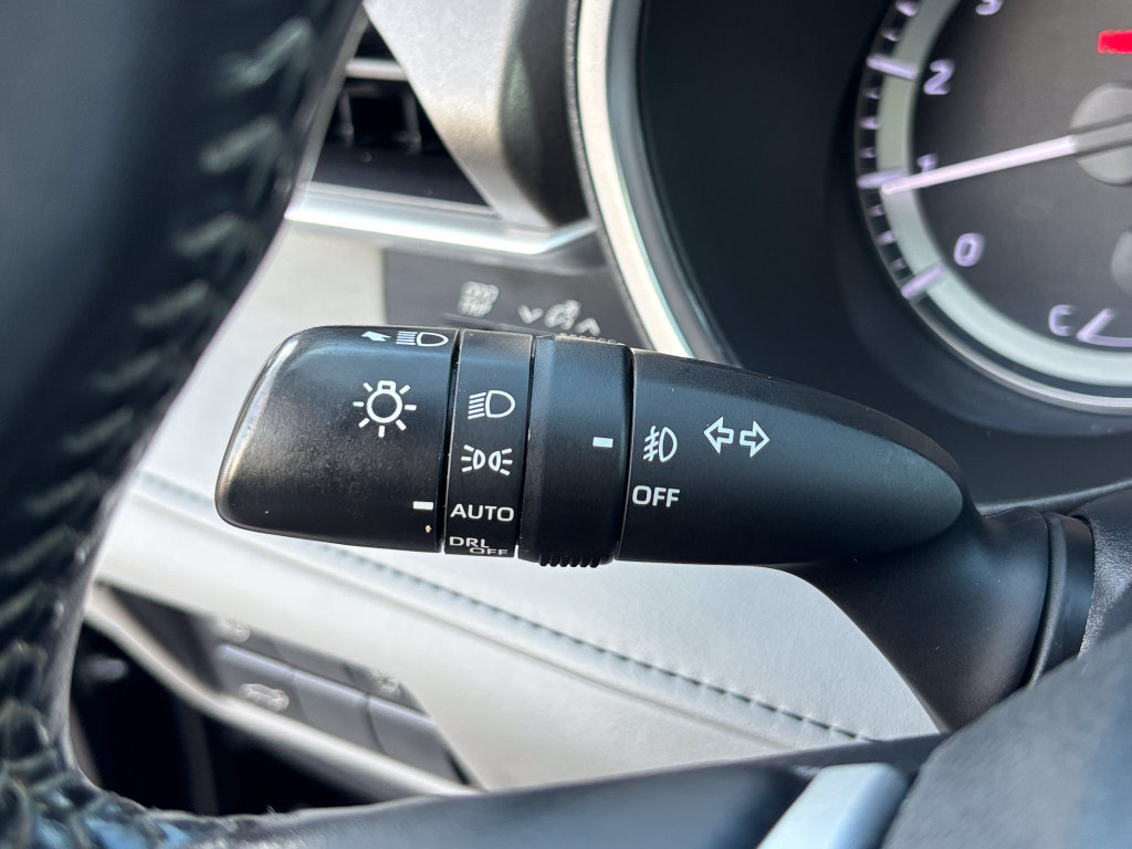 Used 2023 Toyota Highlander XLE AWD/4WD image 26