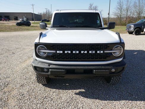 New 2026 Ford Bronco Outer Banks w/ Black Appearance Package image 8