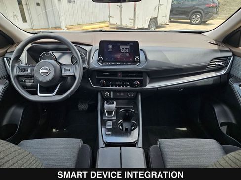 Used 2023 Nissan Rogue SV FWD image 18