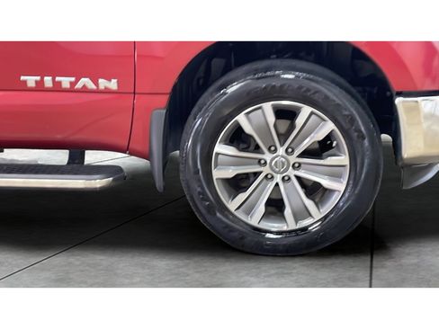 Used 2017 Nissan Titan SL AWD/4WD image 19