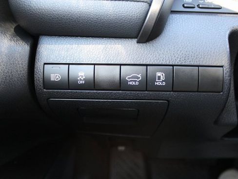 Used 2023 Toyota Camry SE image 17