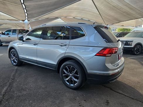Used 2023 Volkswagen Tiguan SE w/ Panoramic Sunroof Package FWD image 9