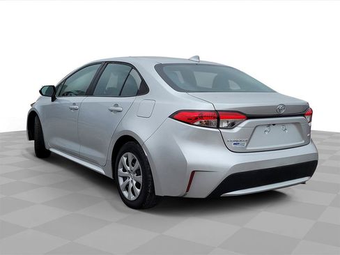 Used 2022 Toyota Corolla LE image 6