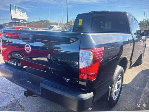 Used 2017 Nissan Titan S image 3