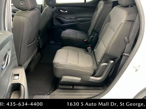 Used 2019 Chevrolet Traverse LT FWD image 21