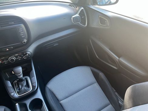 Used 2025 Kia Soul FWD image 32
