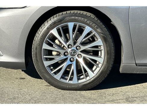 Used 2019 Lexus ES 350 image 32