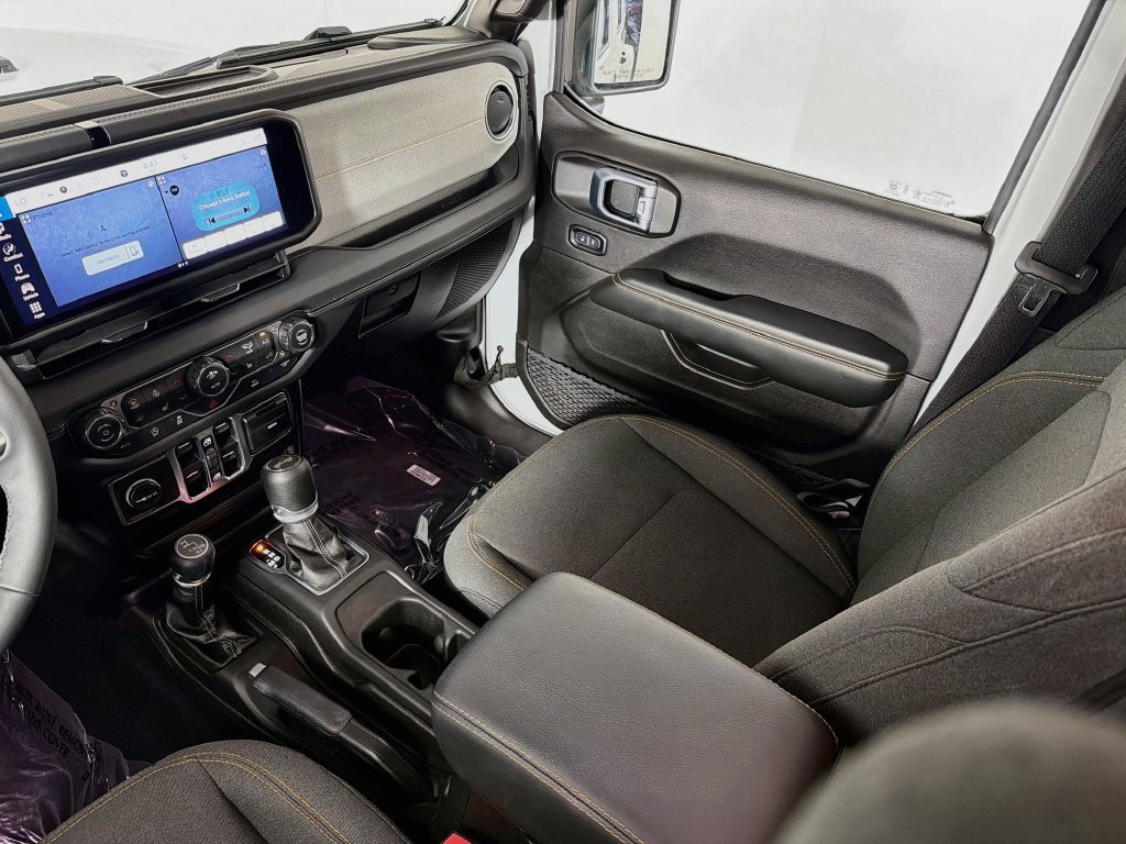Used 2026 Jeep Wrangler Unlimited Sahara AWD/4WD image 23