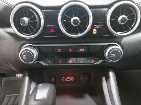 Certified 2025 Nissan Sentra SV image 39