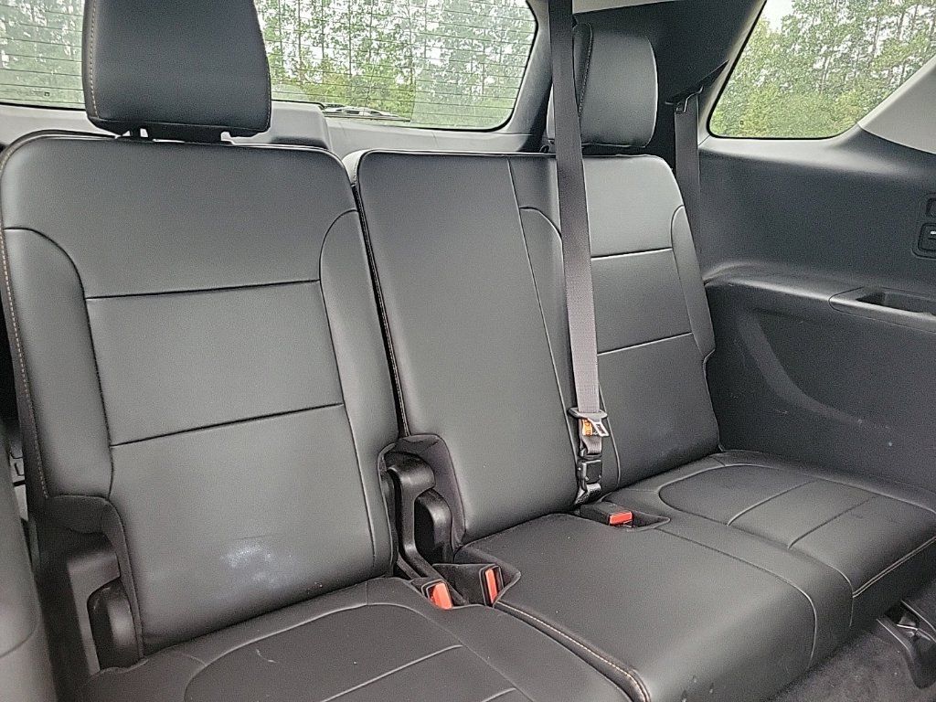 Used 2020 Chevrolet Traverse Premier w/ Redline Edition FWD image 9