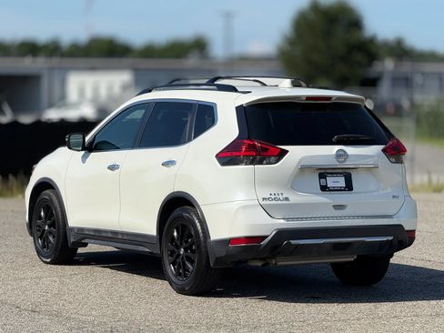 Used 2017 Nissan Rogue SV w/ Midnight Edition FWD image 10