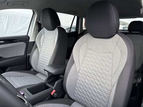 New 2026 Volkswagen Tiguan S image 10