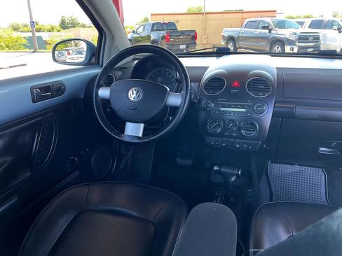 Used 2010 Volkswagen Beetle Red Rock FWD image 13