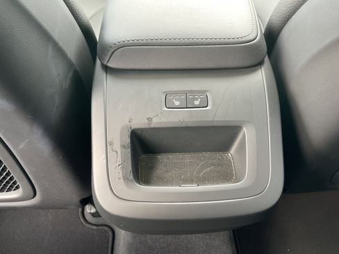 Used 2025 Volvo XC60 B5 Plus image 33