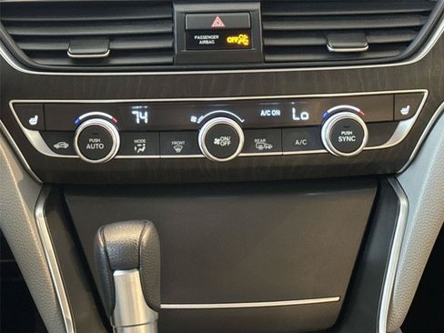 Used 2020 Honda Accord EX image 17
