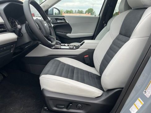 New 2026 Mitsubishi Outlander SE FWD image 7