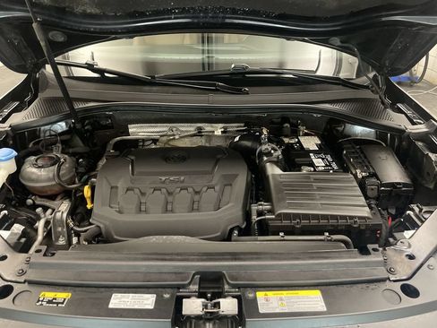 Used 2024 Volkswagen Tiguan SE AWD/4WD image 22