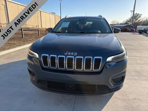Used 2021 Jeep Cherokee Latitude image 2