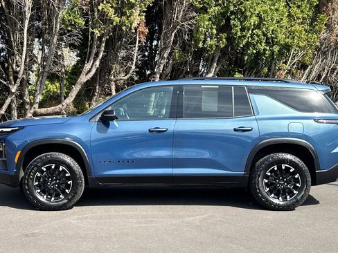 Used 2024 Chevrolet Traverse Z71 image 7