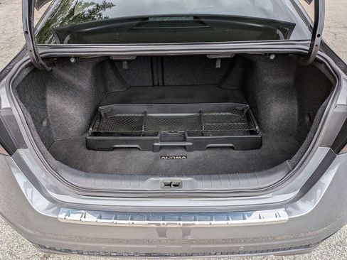 Used 2022 Nissan Altima 2.5 SR w/ Midnight Edition Package FWD image 6
