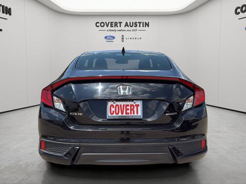 Used 2017 Honda Civic Touring image 4