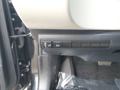 Used 2021 Toyota Corolla LE image 30