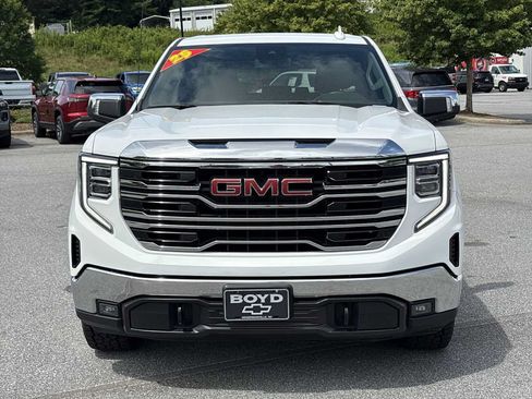 Used 2025 GMC Sierra 1500 SLT AWD/4WD image 3
