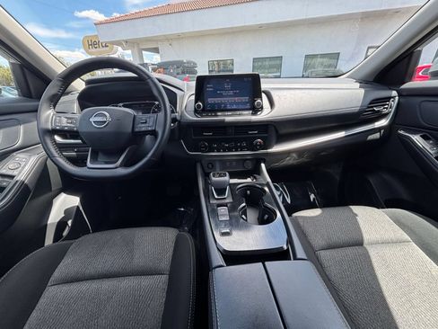 Used 2025 Nissan Rogue SV FWD image 35